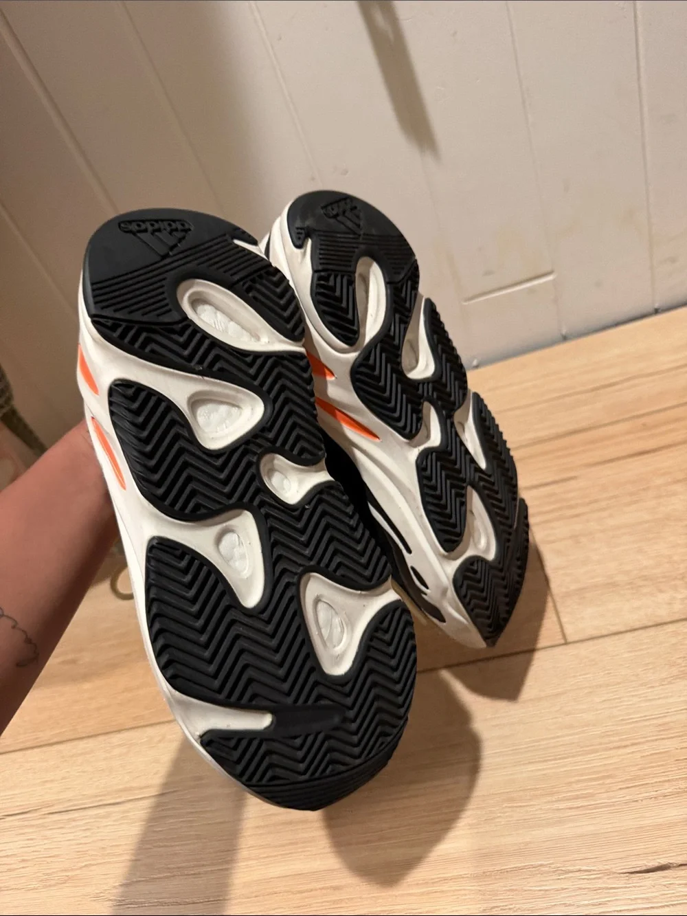 adidas Yeezy Boost 700
